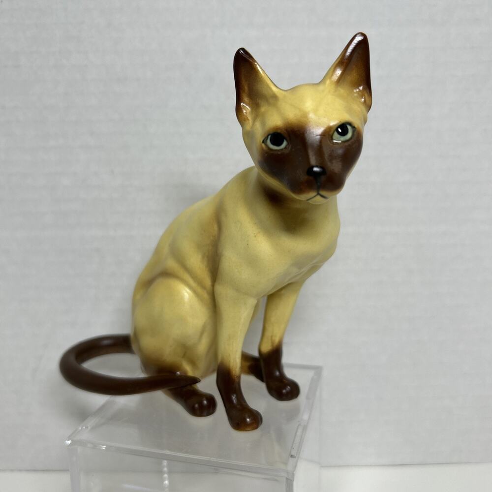 Vtg Ceramic Siamese Cat Hand Painted Choc Point 5.5" Figurine Satin Finish
